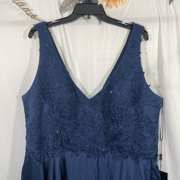 La Femme Navy Blue Formal Gown - Picture 8 of 12